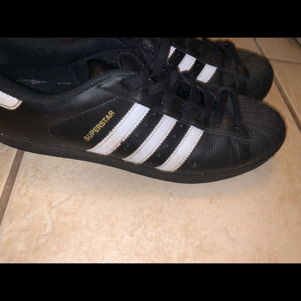 **WORN TWICE** Adidas Superstar blk/wh Mens 12